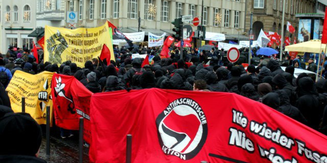 Demonstration in Bonn gegen die Kriegskonferenz der Nato