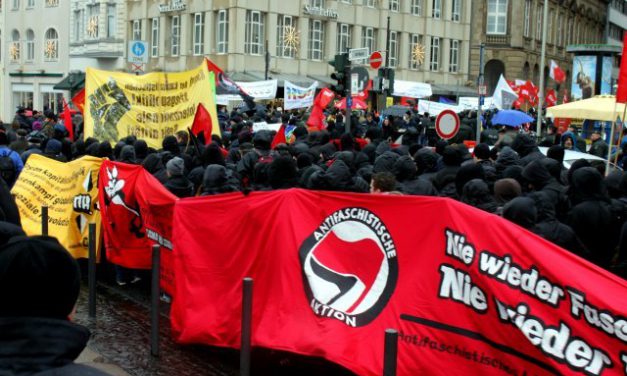 Demonstration in Bonn gegen die Kriegskonferenz der Nato