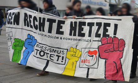 Lautstarker Protest gegen die “Demo für Alle” in Stuttgart