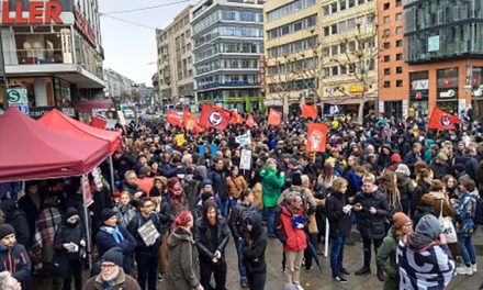 Proteste gegen AfD Aufmarsch in der Stuttgarter Innenstadt
