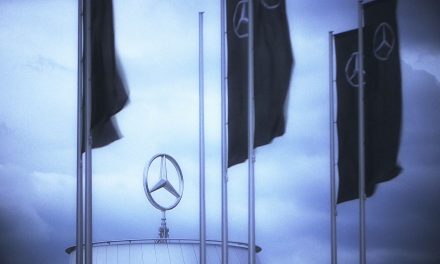 Nazi-Propaganda bei Daimler-Untertürkheim [Video]