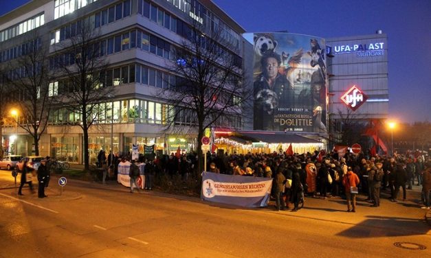 Kundgebung vor der Stuttgarter FDP-Zentrale