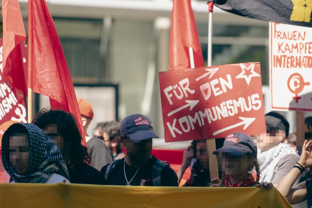 Für den Kommunismus - Revolutionäre 1. Mai Demonstration in Stuttgart